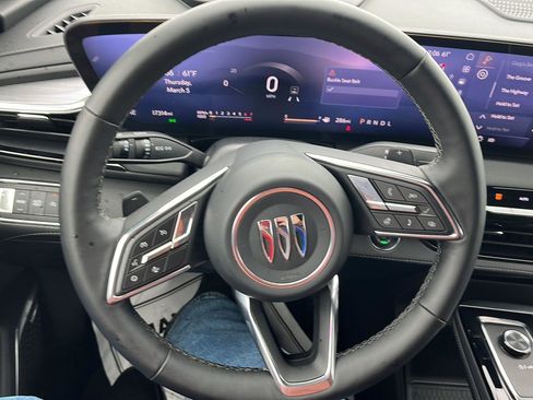 Used 2025 Buick Enclave Preferred image 10