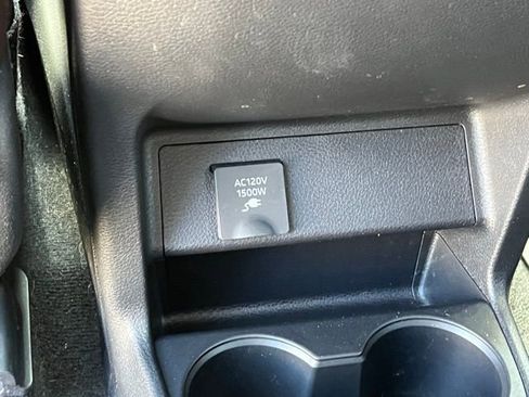 Used 2024 Toyota Sienna Platinum image 19