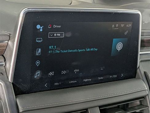 Used 2024 Chevrolet Suburban Z71 w/ Off-Road Capability Package image 25