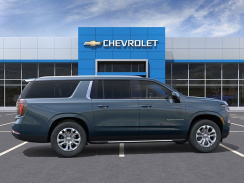New 2026 Chevrolet Suburban LS RWD image 5