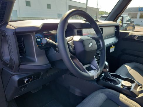 New 2025 Ford Bronco 4-Door image 19