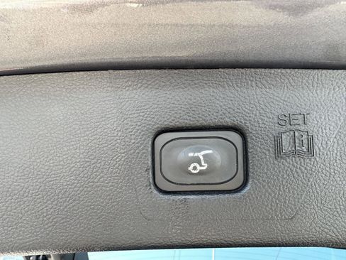 Used 2024 Ford Edge Titanium image 7