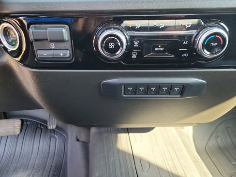 Used 2024 GMC Sierra 2500 SLE w/ Remote Start Package AWD/4WD image 28