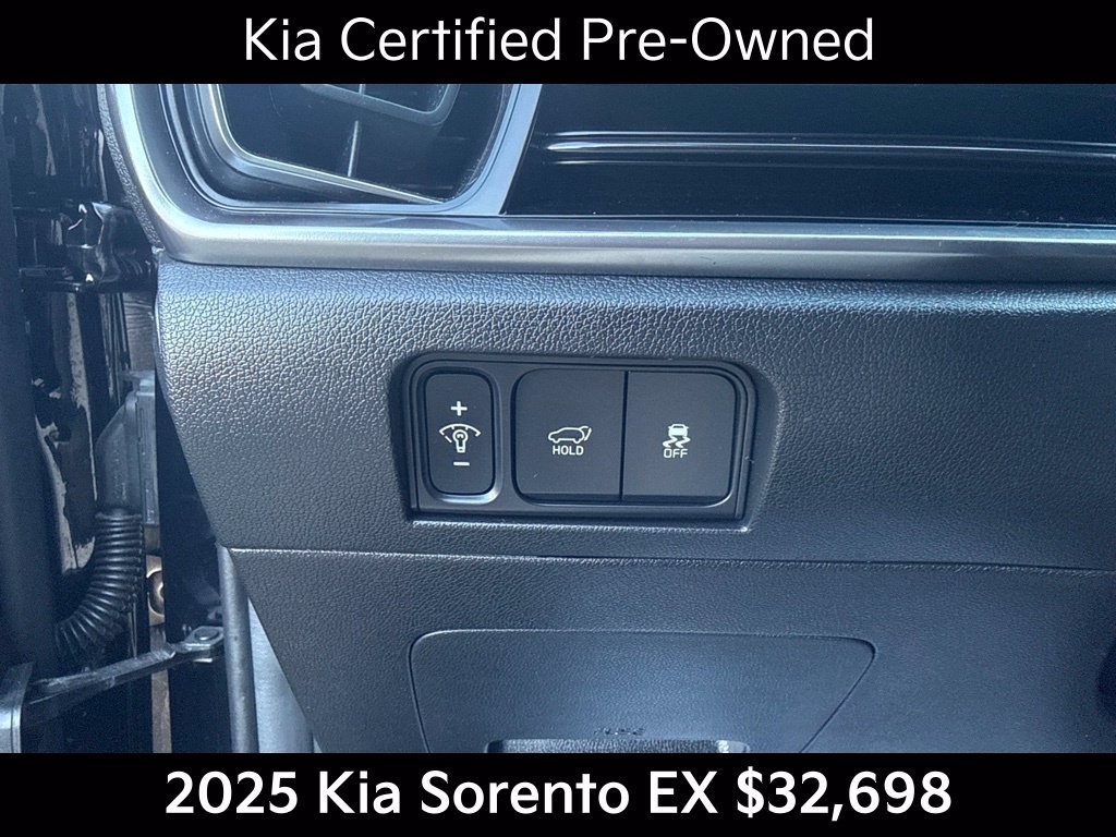 Certified 2025 Kia Sorento EX w/ Panoramic Sunroof Package AWD/4WD image 28