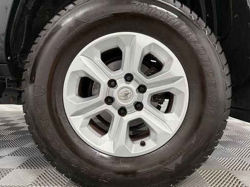 Used 2022 Toyota 4Runner SR5 Premium w/ Moonroof Package AWD/4WD image 33