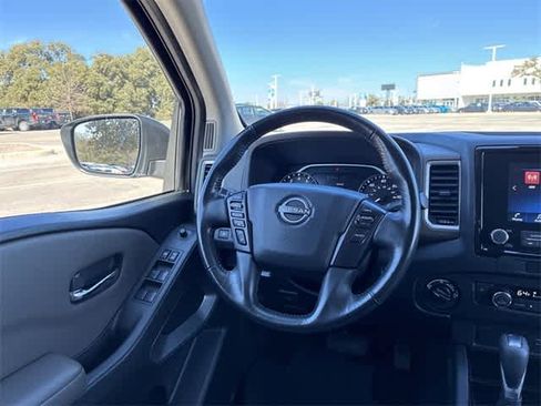 Used 2022 Nissan Frontier SV image 23