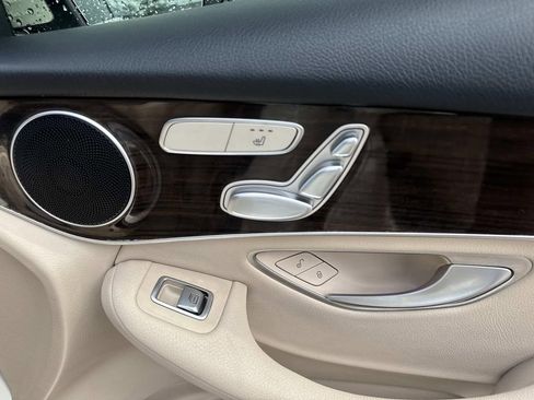 Used 2022 Mercedes-Benz GLC 300 image 16