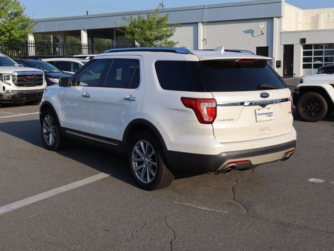 Used 2016 Ford Explorer Limited w/ Equipment Group 301A AWD/4WD image 20