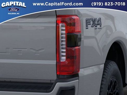 New 2026 Ford F250 Lariat w/ Black Appearance Package image 21