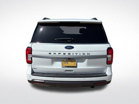 Used 2024 Ford Expedition XLT RWD image 7