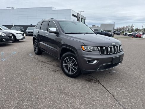 Used 2018 Jeep Grand Cherokee Limited w/ Trailer Tow Group IV image 3