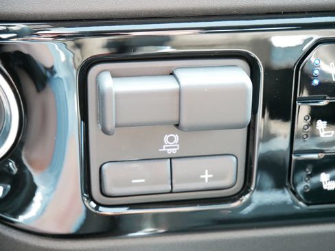 New 2025 GMC Sierra 2500 SLT w/ SLT Premium Package image 15