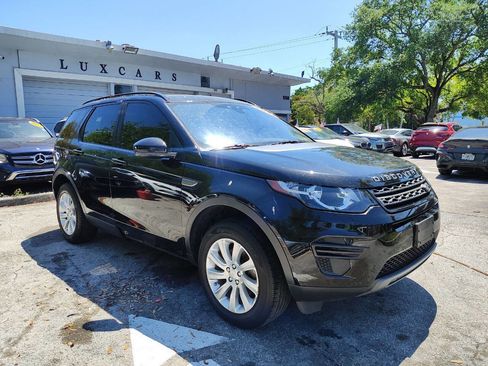 Used 2018 Land Rover Discovery Sport SE image 16