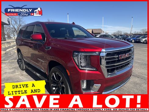 Used 2024 GMC Yukon SLT w/ SLT Premium Package image 3