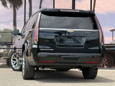 Used 2018 Cadillac Escalade ESV Platinum AWD/4WD image 8