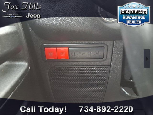 Used 2016 Jeep Wrangler Unlimited Rubicon AWD/4WD image 15
