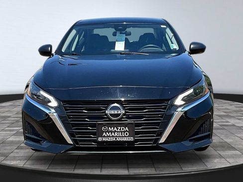 Used 2025 Nissan Altima 2.5 SV FWD image 3