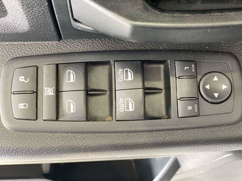 Used 2017 RAM 1500 ST w/ SXT Appearance Group AWD/4WD image 16