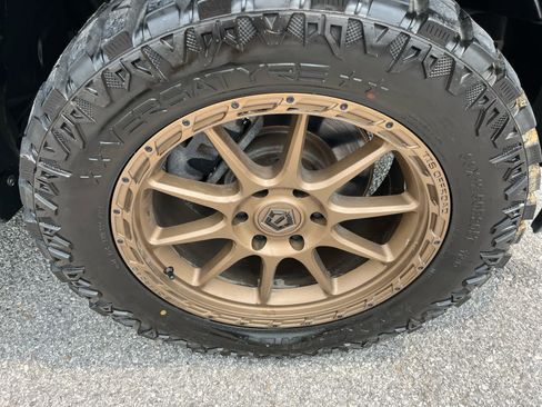 Used 2019 RAM 1500 Laramie AWD/4WD image 38