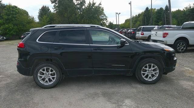 Used 2016 Jeep Cherokee Latitude w/ Safety/Convenience Group AWD/4WD image 3