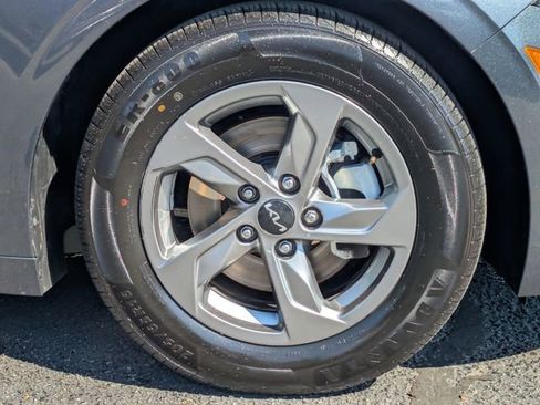 Used 2023 Kia K5 LXS image 11