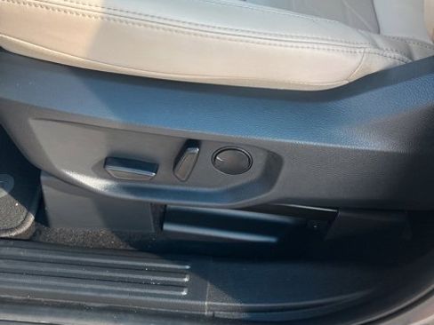 Used 2024 Ford Ranger Lariat w/ FX4 Off-Road Package image 13