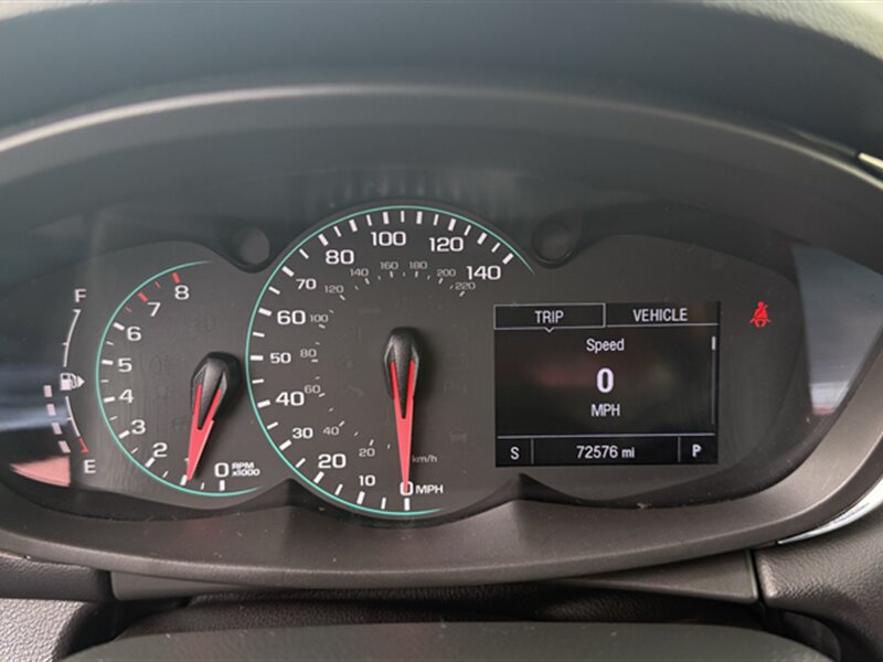 Used 2019 Chevrolet Trax LT w/ LT Convenience Package FWD image 9