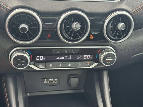 Used 2023 Nissan Sentra SR w/ SR Premium Package FWD image 29