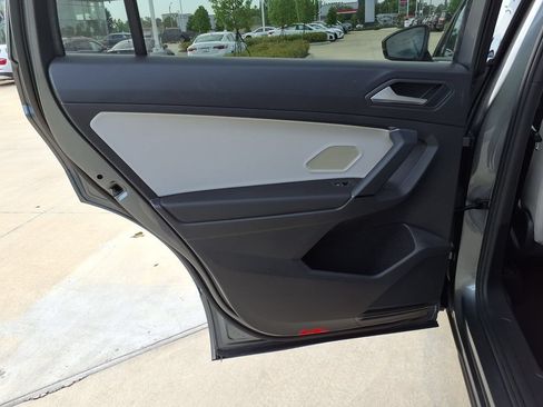 Used 2019 Volkswagen Tiguan S FWD image 17