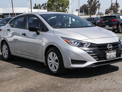 Used 2024 Nissan Versa S w/ Trunk Package FWD image 3