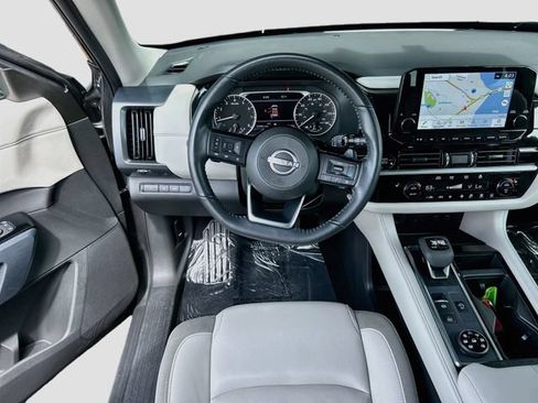 Certified 2025 Nissan Pathfinder SL AWD/4WD image 34