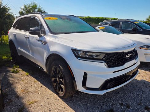 Used 2023 Kia Sorento SX AWD/4WD image 3