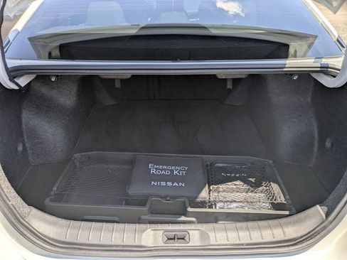 Used 2024 Nissan Altima 2.5 SL FWD image 28