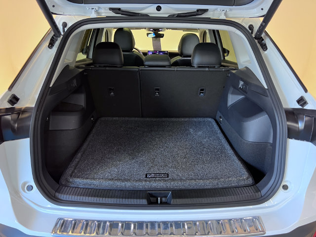 Certified 2026 Volkswagen Tiguan SE FWD image 5