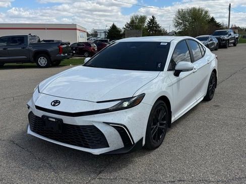 Certified 2025 Toyota Camry SE w/ Convenience Package AWD/4WD image 9