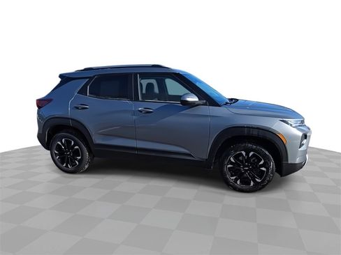 Used 2023 Chevrolet TrailBlazer LT w/ Convenience Package image 9