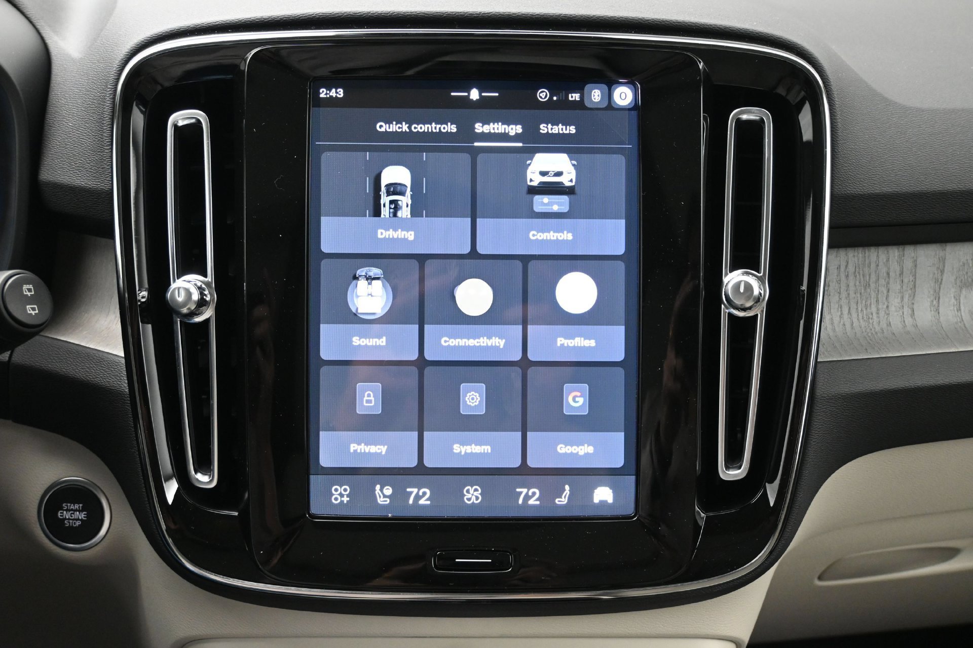 New 2026 Volvo XC40 B4 Plus w/ Protection Package Premier FWD image 16