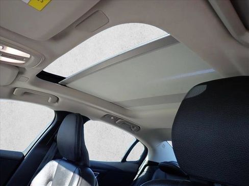 Used 2024 Volvo S60 B5 Ultimate image 12