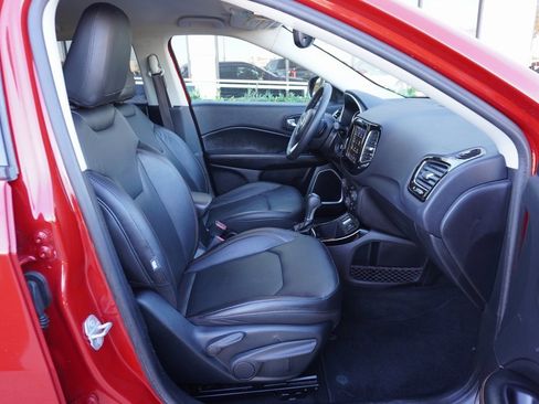 Used 2018 Jeep Compass Limited w/ Navigation Group image 23