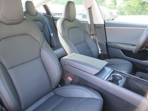 Used 2025 Tesla Model 3 RWD image 9