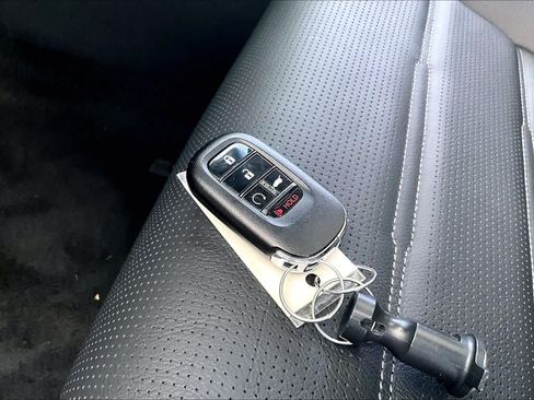 Used 2025 Honda CR-V EX-L image 15