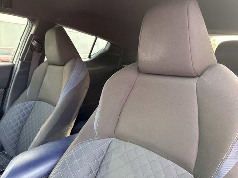 Used 2020 Toyota C-HR XLE image 26