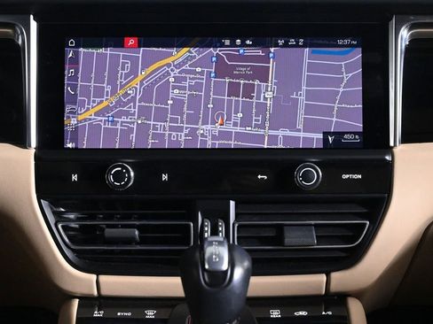Used 2024 Porsche Macan AWD/4WD image 15