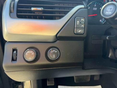 Used 2018 Chevrolet Tahoe LT image 6