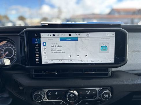 Used 2025 Jeep Gladiator Sport image 20