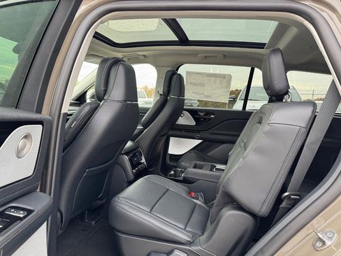 New 2026 Lincoln Aviator Reserve image 11