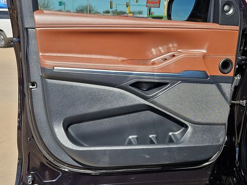 Used 2025 Lincoln Navigator Reserve image 14