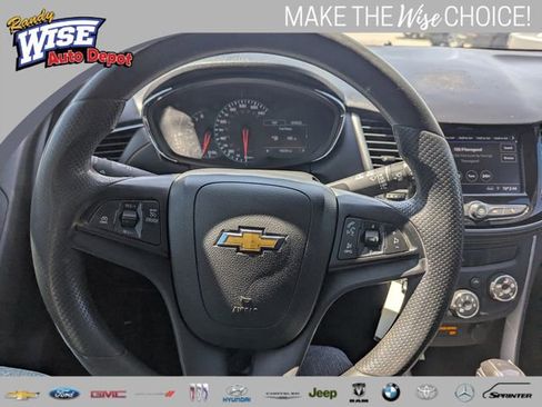 Used 2022 Chevrolet Trax LS w/ Tint and Cruise Package FWD image 11