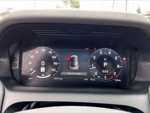 Used 2025 Land Rover Discovery Sport S image 23