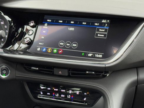 Used 2023 Buick Envision Essence image 13